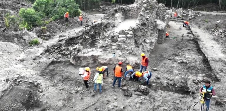 El complejo arquitectónico maya “Los Monjes” será trasladado piedra por piedra a Escárcega