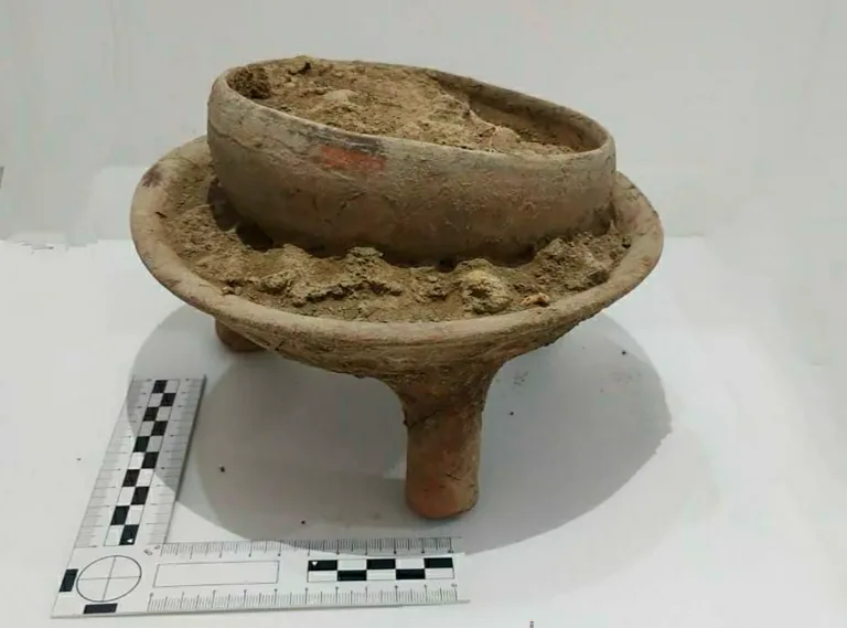 Hallan entierros humanos y objetos cerámicos de más de 800 años en Izúcar de Matamoros, México
