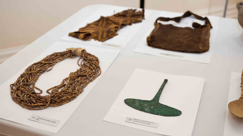 FBI entrega a Perú valioso lote de piezas coloniales y prehispánicas incautadas en operativos recientes