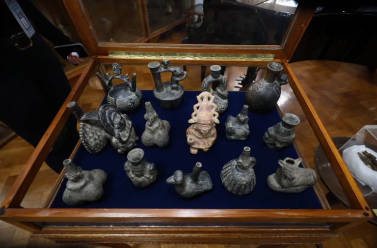 Perú recupera patrimonio histórico desde Argentina: restituyen 19 documentos del siglo XIX y 16 piezas arqueológicas