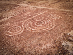 Destruyen patrimonio milenario: geoglifo Triple Espiral fue borrado de forma intencional en Quebrada Santo Domingo, Perú y el daño es irreparable