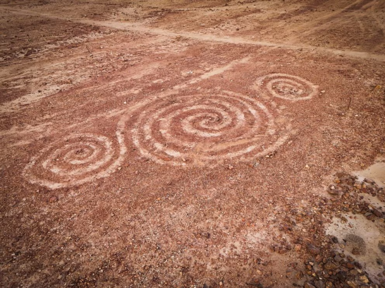 Destruyen patrimonio milenario: geoglifo Triple Espiral fue borrado de forma intencional en Quebrada Santo Domingo, Perú y el daño es irreparable