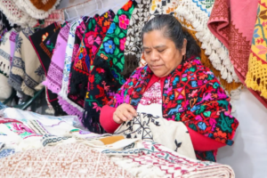 Textiles y bordados de Hueyapan, Patrimonio Cultural Intangible de Puebla, México