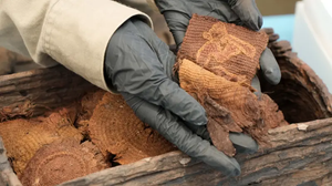 El extraordinario hallazgo de una tumba repleta de reliquias de la antigua cultura chimú en Perú